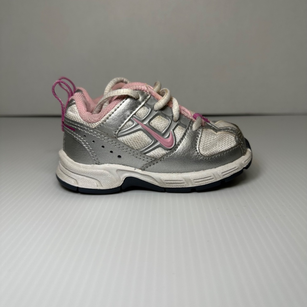 Baby Girls Nike Pillar Tech Tennis Shoes Gray Pink White Size 4 - Picture 4 of 10